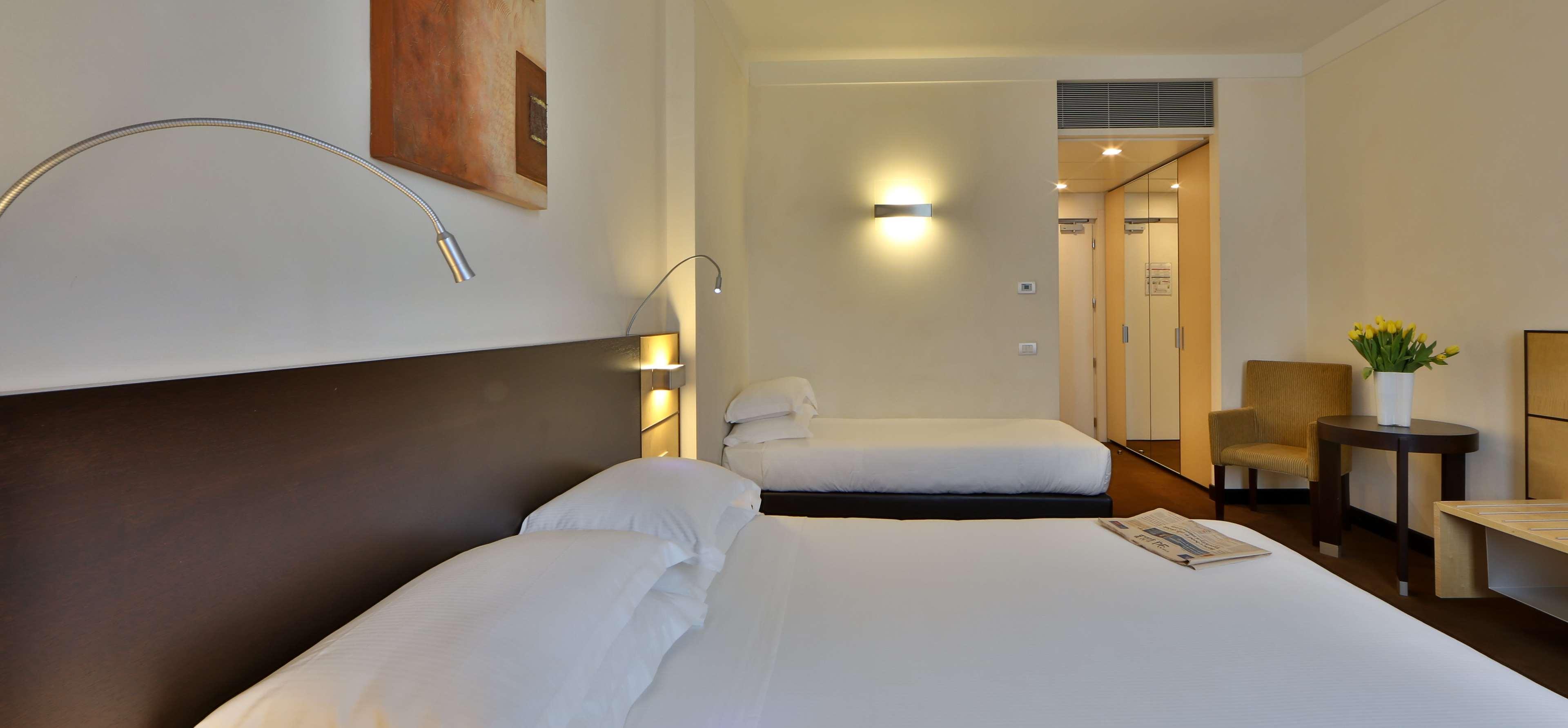 Best Western Plus Hotel Le Favaglie Корнаредо Екстериор снимка