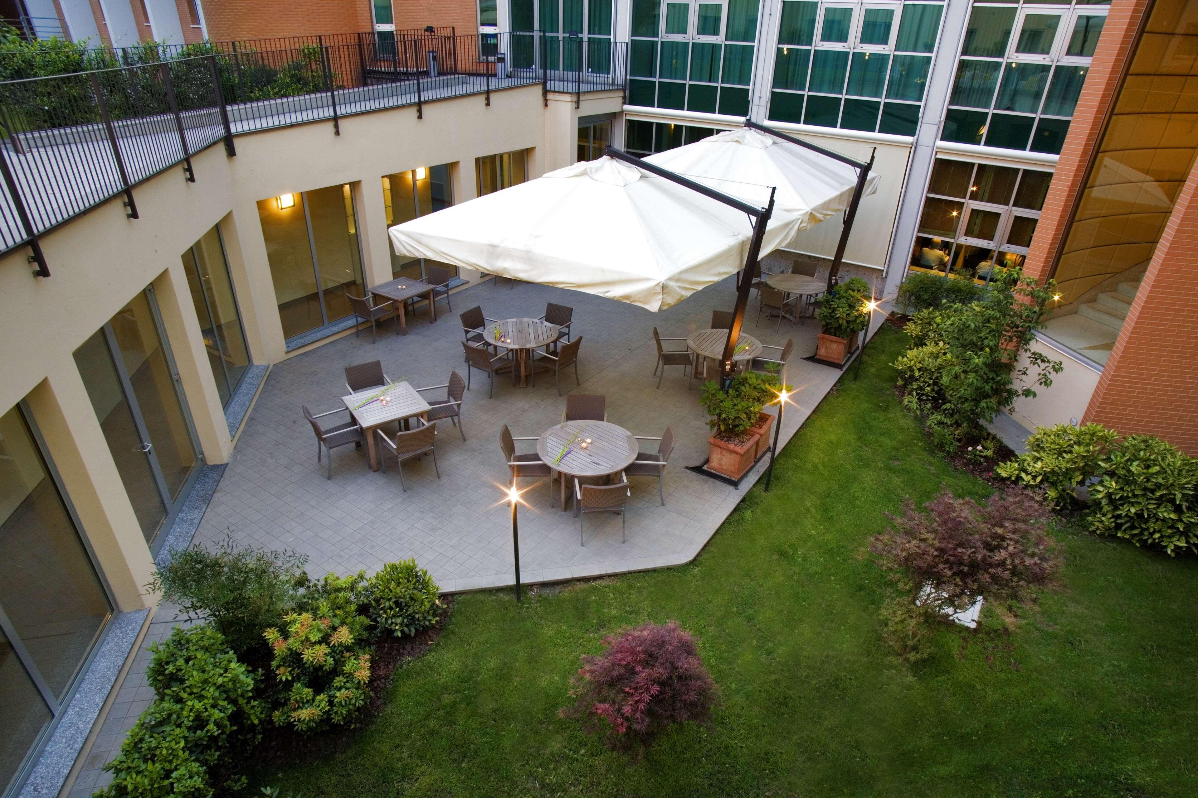 Best Western Plus Hotel Le Favaglie Корнаредо Екстериор снимка