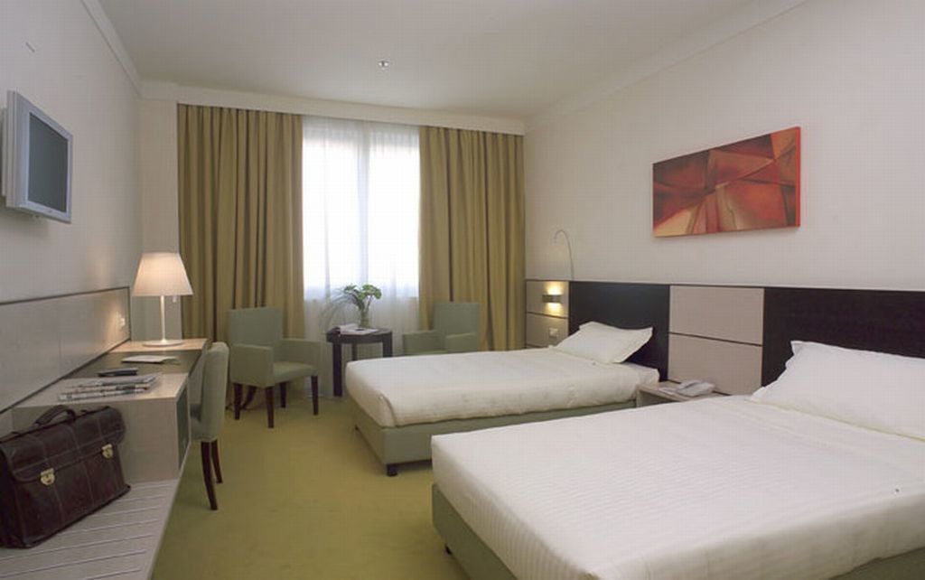 Best Western Plus Hotel Le Favaglie Корнаредо Стая снимка